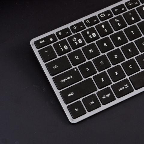 Khám Phá Bàn Phím Satechi - Sự Kết Hợp Hoàn Hảo Giữa Thiết Kế Tinh Tế và Hiệu Quả Chuyên Nghiệp