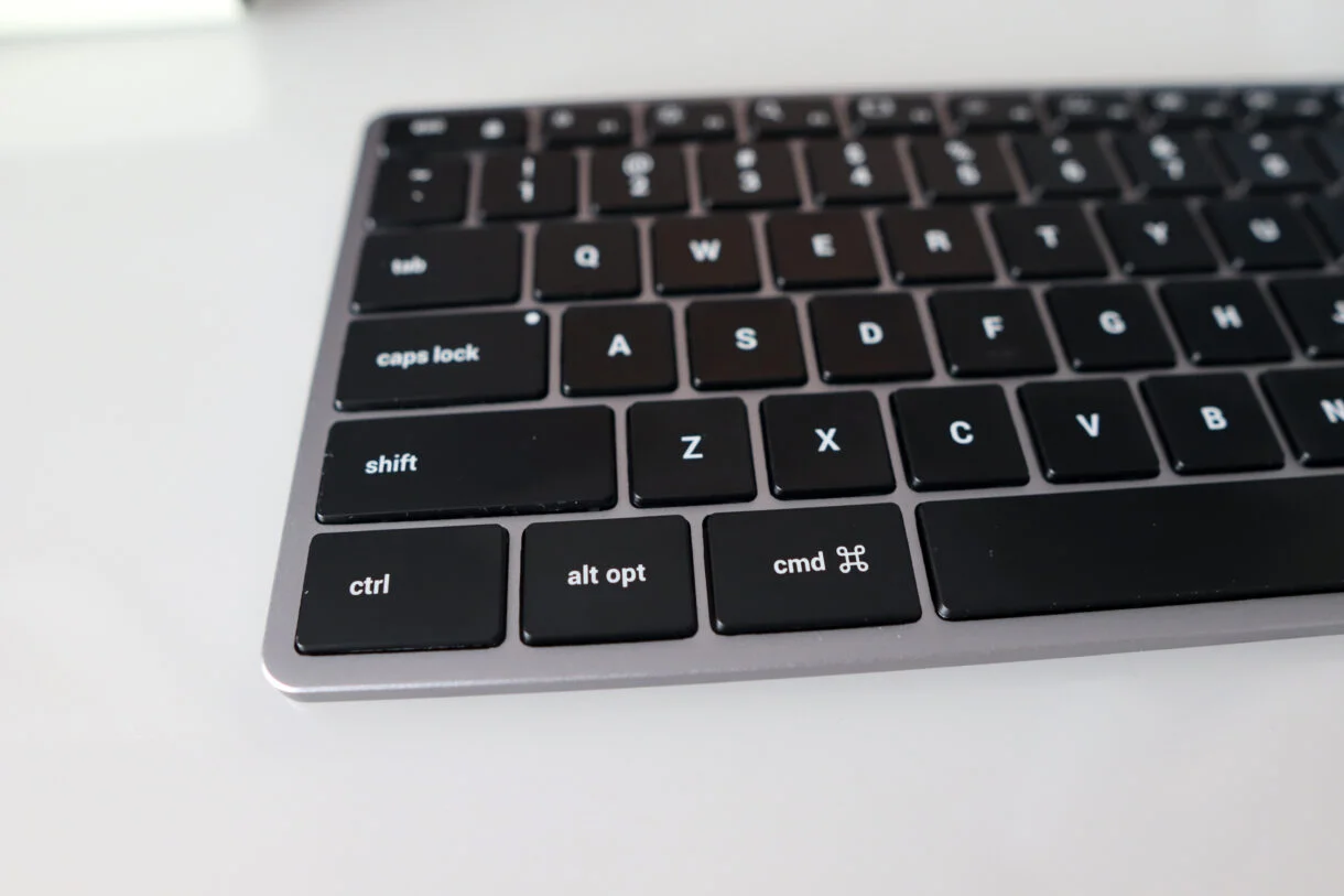 Khám Phá Bàn Phím Satechi - Sự Kết Hợp Hoàn Hảo Giữa Thiết Kế Tinh Tế và Hiệu Quả Chuyên Nghiệp